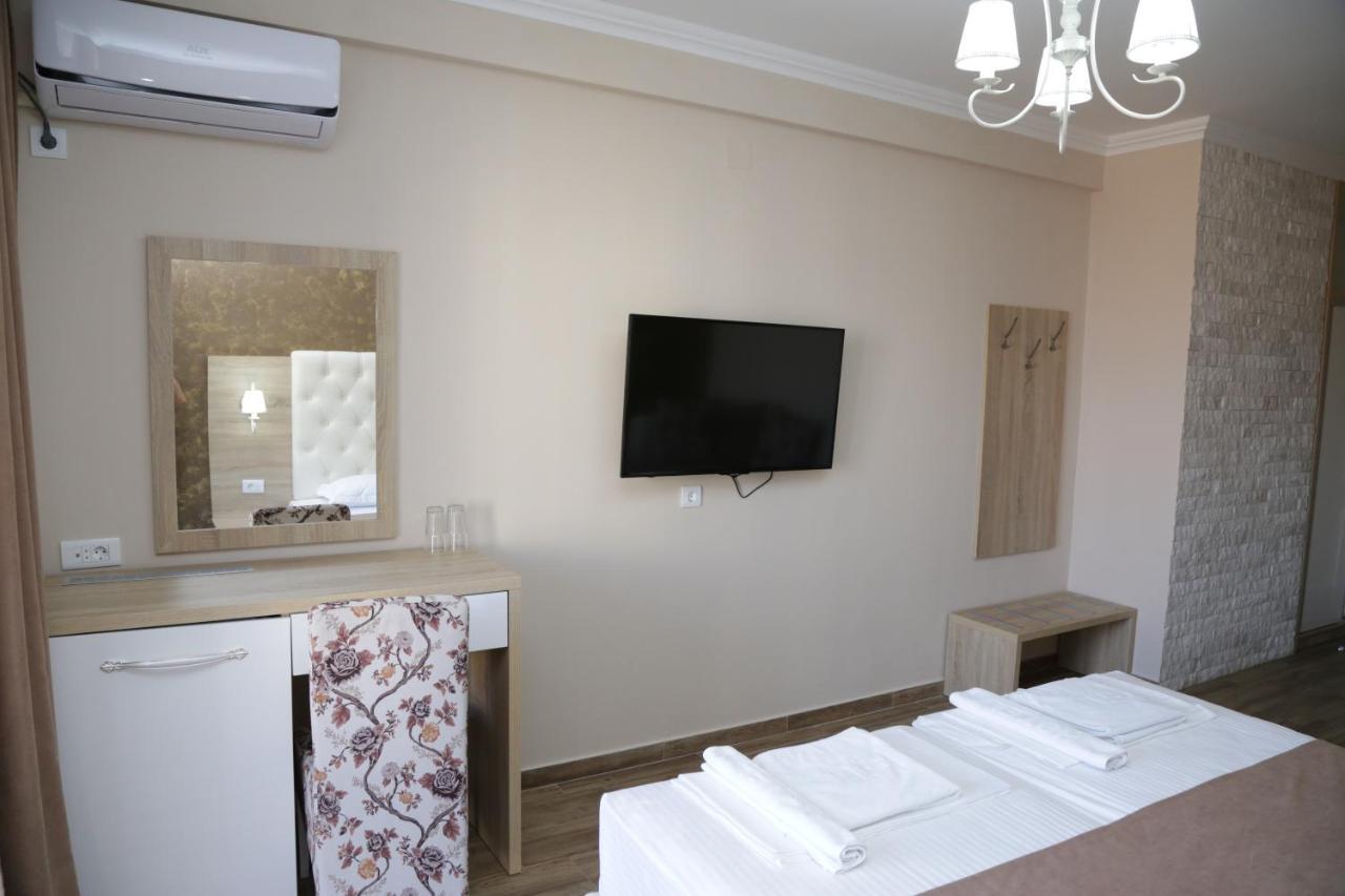 Hotel Metropolis Ulcinj Zewnętrze zdjęcie
