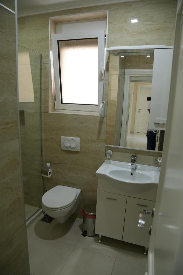 Hotel Metropolis Ulcinj Zewnętrze zdjęcie
