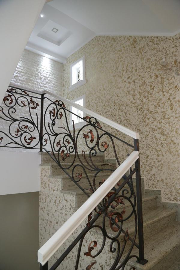 Hotel Metropolis Ulcinj Zewnętrze zdjęcie