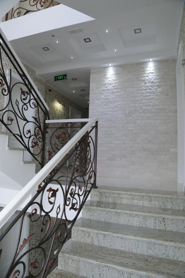 Hotel Metropolis Ulcinj Zewnętrze zdjęcie