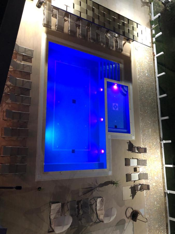 Hotel Metropolis Ulcinj Zewnętrze zdjęcie