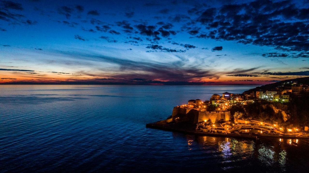 Hotel Metropolis Ulcinj Zewnętrze zdjęcie