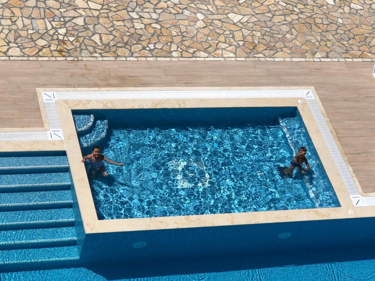 Hotel Metropolis Ulcinj Zewnętrze zdjęcie