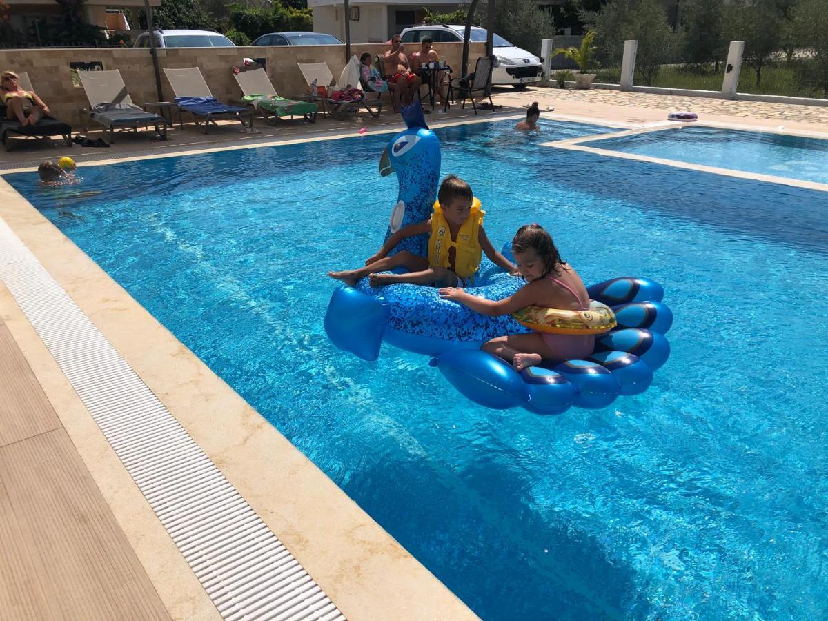Hotel Metropolis Ulcinj Zewnętrze zdjęcie